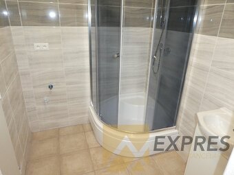 RK EXPRES - predaj 3 izbový tehlový byt v Handlovej, ul.29.a - 4