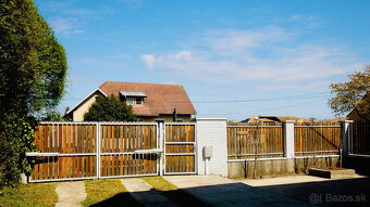 Veľký RD: 6 izieb, 2 kuchyne, 2 kúpelne, pivnica, garáž, 100 - 4