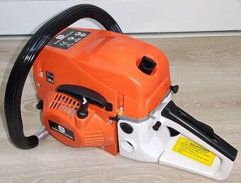 Benzínová motorová reťazová píla - 4