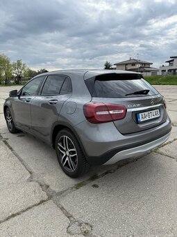 Mercedes-Benz GLA 180 - 90 kW Benzín - 4