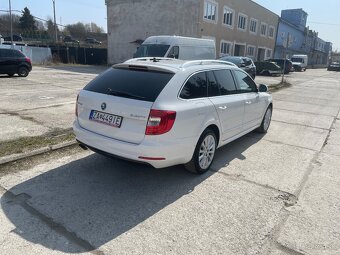 Skoda Superb 4x4 DSG Elegance 12/2013 - 4