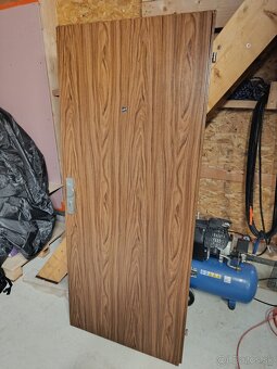 Predám protipožiarne  vchodové dvere do bytu 80 ky ľavé - 4