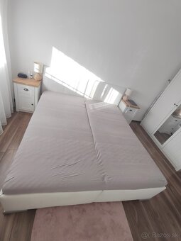 Manželská posteľ - 4