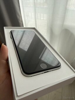 iPhone SE 2020 64GB - 4