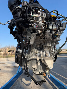 -----RENAULT DACIA 1.0 TCe----- - 4