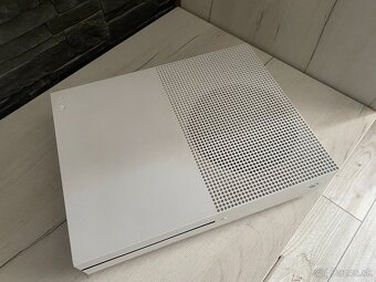 Xbox One S 500Gb - TOP STAV - 4