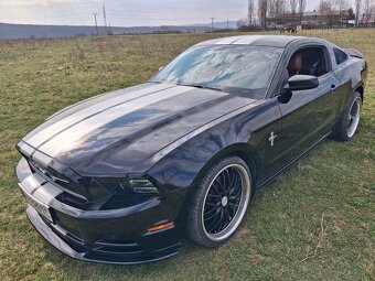 Ford mustang - 4