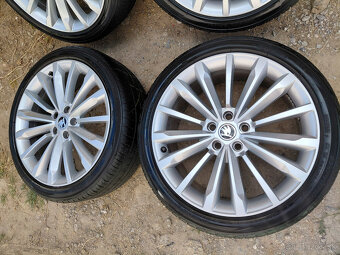 19" Skoda Superb - TRINITY - 4