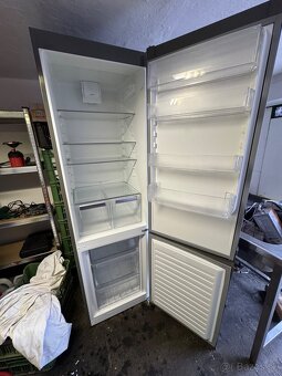 Predám chladničku Electrolux 200cm - 4