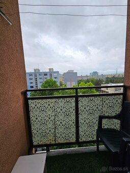 Útulný 2i byt s balkónom, výťahom a pivnicou na prenájom - 4
