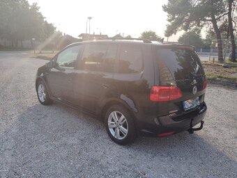 Volkswagen Touran benzín - 4