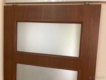 Predám posuvné dvere – 94×204 cm, presklená výplň - 4