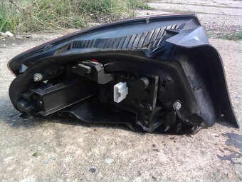 Peugeot 407 zadne svetla - 4