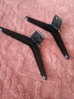 Podstavec na TV LG, nožičky - 4