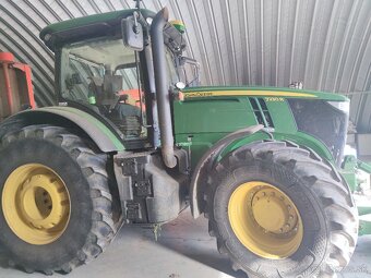 Na predaj traktor John Deere 7230R, r.v. 2017, 4800 Mth - 4