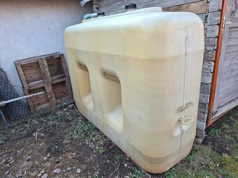 Plastová nádrž - 4