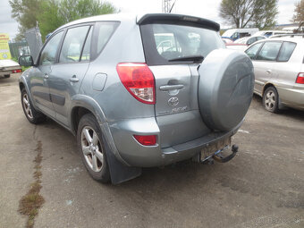Toyota Rav 4 rok 2.2 tdi 130 kw diely - 4