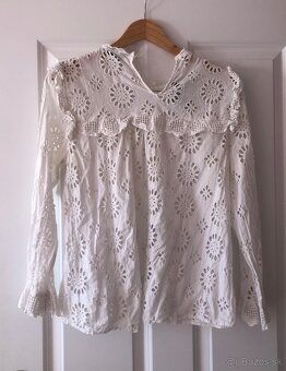 ———-Biela madeirová blúzka Zara, XS/34, 6.40 E——— - 4