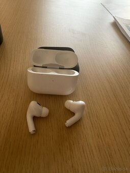 AirPods Pro 2 with MagSafe Charging Case (Lightning) - 4
