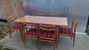 Predám starý stôl 6 x stoličky viď foto cena 100 eur spolu. - 4