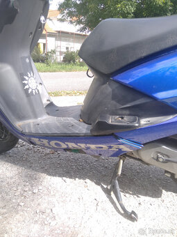 Honda Lead SCV 100 - 4