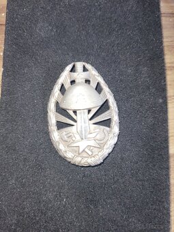 Odznak.vyznamenanie..vf. - 4