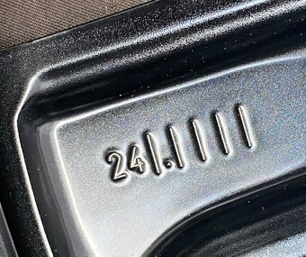 Letní sady Volvo V60/S60 235/40R19 96W - 4