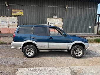 Nissan Terrano 2.7 TDi 4x4 92kw - 4