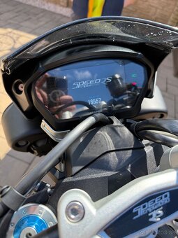 Triumph Speed Triple 1050 RS - 4