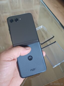 Vymenim krásnu a plne funkčnú Motorolo Razr 40 Ultra 8/266GB - 4