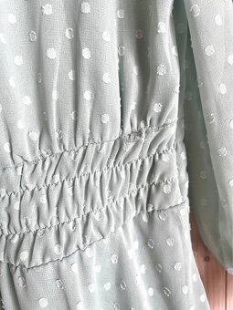 Sage green letné šaty s volánom S - 4