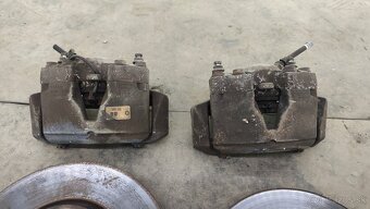 Predne brzdy Audi A4 B8 2.0 tfsi - 4