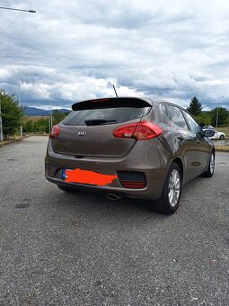 Kia ceed 1,4 , limitovaná Strieborná edícia - 4