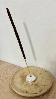 Stojan na vonné tyčinky KERA - 4