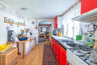 Predaj rodinného domu na 18 á pozemku, v tichej lokalite. - 4