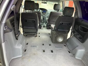 Predám Toyota Previa 2,4 vvti - 4