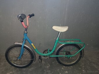 Dva staršie bicykle - 4