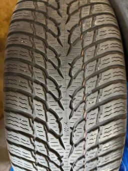 Zimné pneu Nokian 215/55 r17, DOT 3321 - 4