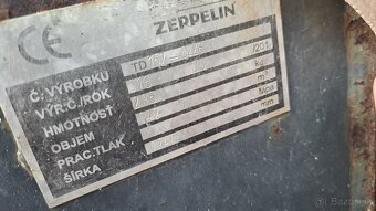 Lyzica, lopata,smykom riadený nakladac ,cat - 4