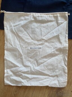 Dust bag - 4