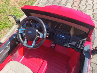 Elektrické autíčko Ford F450 Limited 4x4 - 4