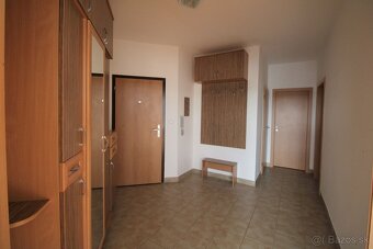KRAJNÁ ul. - KLIMATIZOVANÝ 2i BYT S VEĽKÝM BALKÓNOM - 4