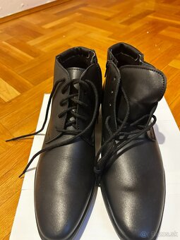 NOVÉ Pánske čierne kožené členkové čižmy / vyššie poltopánk - 4