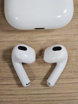 Apple airpods 3 - 4