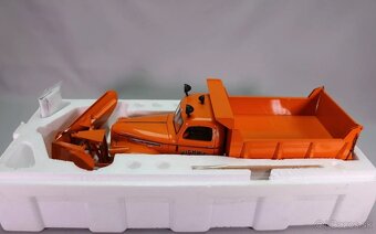 Model GMC v mierke 1/16 - 4