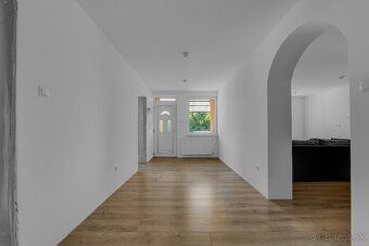 Zrekonštuovaný Rodinný dom v obci Méra - 4