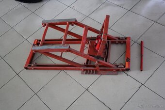 hydraulický zdvihák na motorky a štvorkolky - 4