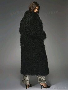 Čierny dlhý chlpatý kozuch v.M/L..PC-120€ - 4