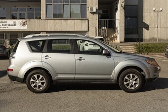Mitsubishi Outlander 2.0 DI-D 4x4 103 kW, 2009 - 4
