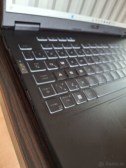 ASUS TUF A16 Ryzen AI 9 HX 370, 16" - 4